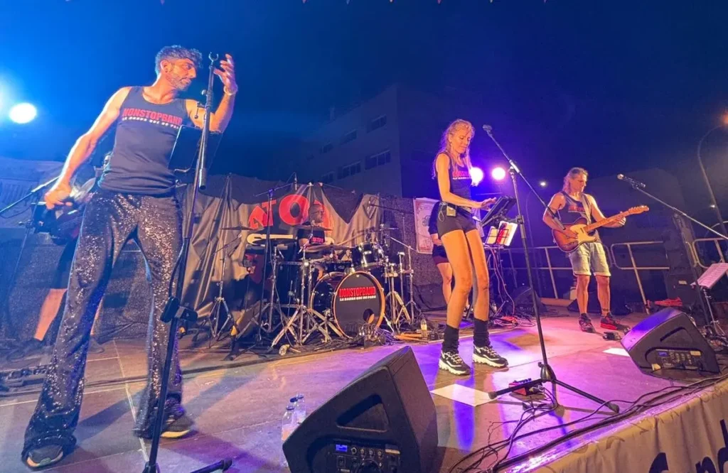 Grupo de Versiones Vilassar de Dalt – Non Stop Band en concierto