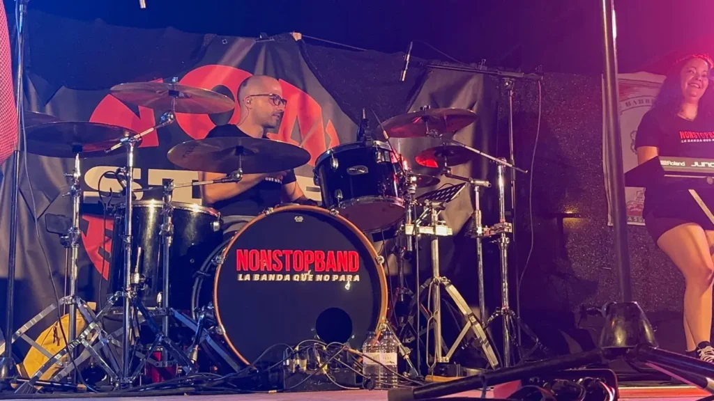 Grupo de Versiones Vilassar de Dalt – Non Stop Band en concierto